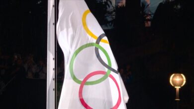 Ολυμπιακοί-Αγώνες:-Η-έπαρση-της-σημαίας-υπό-τους-ήχους-του-Ολυμπιακού-ύμνου