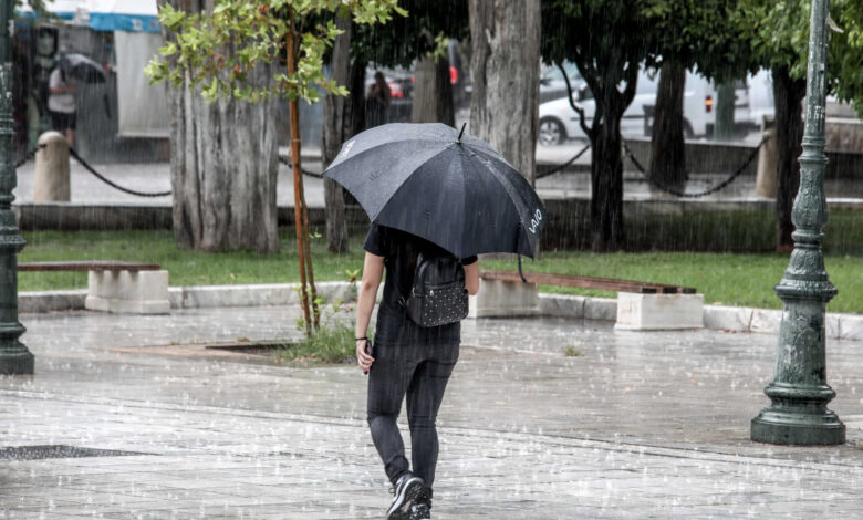 Πώς-θα-κινηθεί-η-κακοκαιρία-«atena»-τις-επόμενες-ώρες-–-Στο-«μάτι»-κεντρικά-και-βόρεια-–-Επικίνδυνα-φαινόμενα-το-μεσημέρι