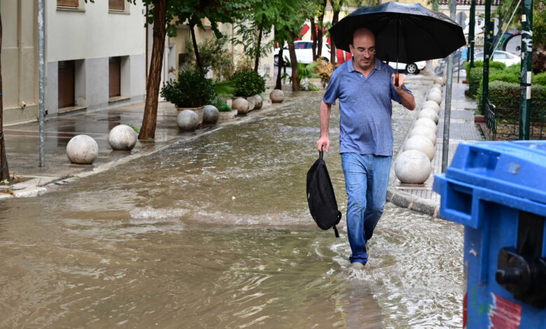 Η-πυροσβεστική-δέχτηκε-154-κλήσεις-σε-Αττική,-Καβάλα-και-Χίο-λόγω-της-κακοκαιρίας