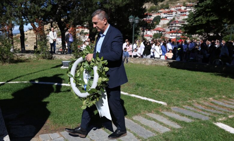 Στο-ετήσιο-μνημόσυνο-του-ήρωα-της-Επανάστασης-του-1821-Γεωργάκη-Ολύμπιου-ο-Περιφερειάρχης-Θεσσαλίας