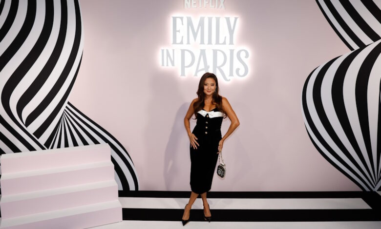 emily-in-paris:-Η-Άσλεϊ-Παρκ-μιλάει-πρώτη-φορά-για-την-πολυσυζητημένη-τόπλες-σκηνή-στην-σειρά-του-netflix