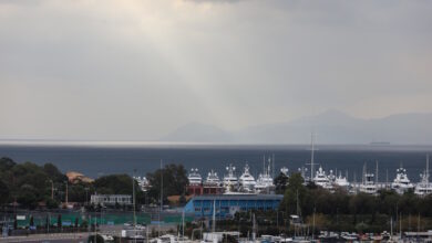 Καιρός-αύριο:-Ανεβαίνει-η-θερμοκρασία,-επιμένουν-οι-τοπικές-βροχές