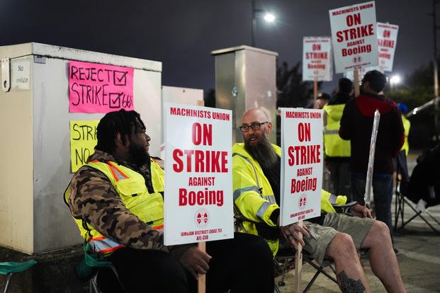 boeing:-Νέα-«τελική-προσφορά»-στους-απεργούς-Ανεπαρκή-τη-χαρακτηρίζει-το-συνδικάτο