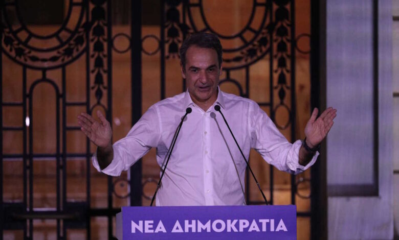 Μητσοτάκης-από-Ρηγίλλης:-«Σας-καλώ-να-τιμήσετε-όλους-τους-αρχηγούς-παρόντες-και-απόντες-–-Πάμε-για-άλλη-μία-θητεία»