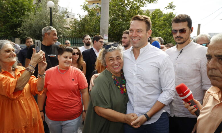 Ο-Κασσελάκης-στο-Ηράκλειο-μία-ημέρα-μετά-τις-87-υπογραφές-για-την-υποψηφιότητά-του-–-Χαμόγελα-με-πολίτες