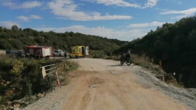 Σοβαρό-τροχαίο-στα-Φάρσαλα-–-62χρονος-έπεσε-με-το-όχημά-του-σε-γκρεμό