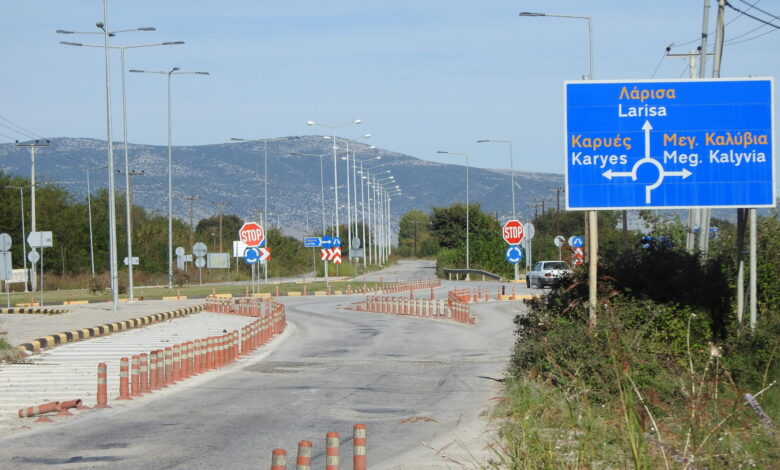 Κόμβος-Μεγάλων-Καλυβίων.-Οι-κώνοι-της-ανικανότητας