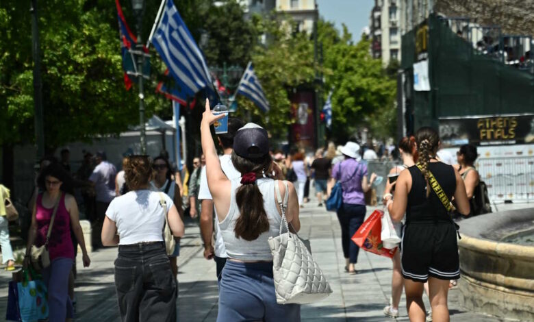 Καιρός-αύριο:-Λίγα-σύννεφα-με-τη-θερμοκρασία-έως-32-βαθμούς-–-Πού-θα-ρίξει-βροχή