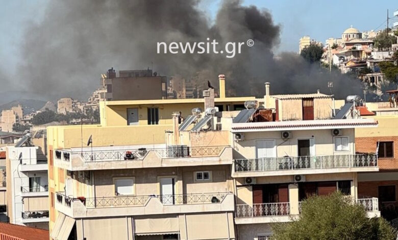 Φωτιά-σε-οικόπεδο-στο-Πέραμα-Αττικής-–-Ακούστηκαν-εκρήξεις