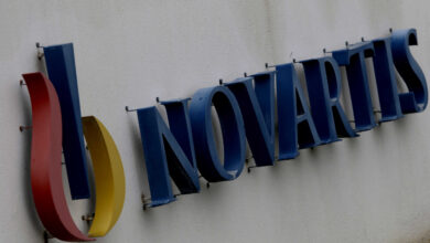 novartis:-Μαρία-Μαραγγέλη-και-Φιλίστωρ-Δεστεμπασίδης-οι-2-«κουκουλοφόροι»-μάρτυρες-με-τα-ψευδώνυμα-«Κελέση»-και-«Σαράφης»