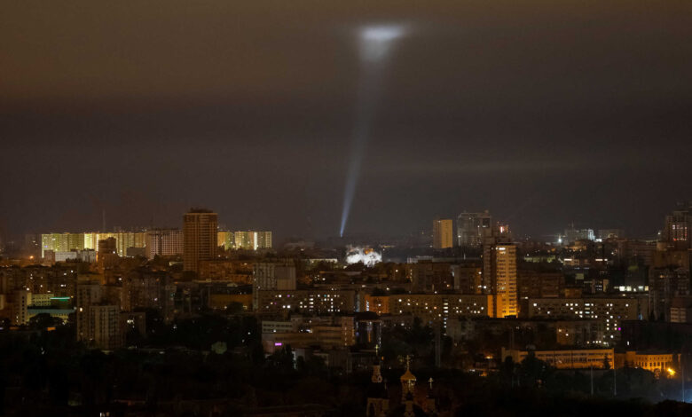 Φωτιές-και-εκρήξεις-στο-Κίεβο-–-Πολυώροφο-κτίριο-χτυπήθηκε-από-ρωσικό-drone