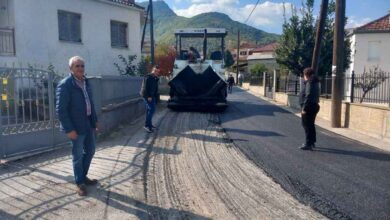 Πέφτει-άσφαλτος-στο-οδικό-δίκτυο-της-Διάβας