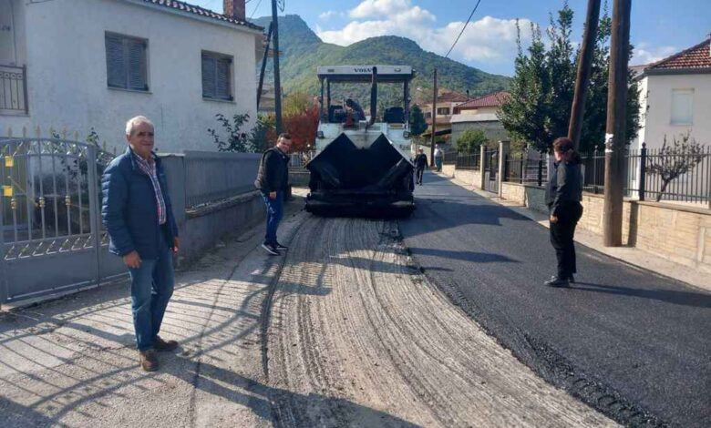 Πέφτει-άσφαλτος-στο-οδικό-δίκτυο-της-Διάβας