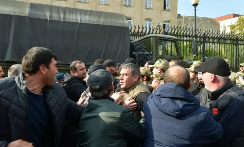 Αμπχαζία:-Η-αντιπολίτευση-καλεί-τον-Πρόεδρο-να-παραιτηθεί