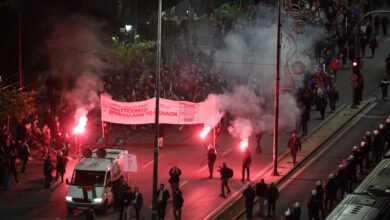 Η-μεγάλη-και-ειρηνική-πορεία-στην-Αθήνα-για-την-51η-επέτειο-της-εξεγέρσης-του-Πολυτεχνείου