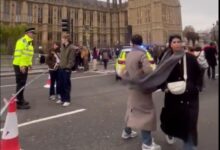 Επίθεση-με-μαχαίρι-στη-γέφυρα-του-westminster-στο-Λονδίνο-–-Χαροπαλεύει-ένας-άνδρας