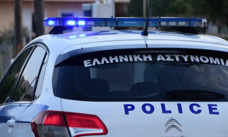 Τρικαλινή-παραβίασε-το-stop-και-έπεσε-πάνω-σε-περιπολικό