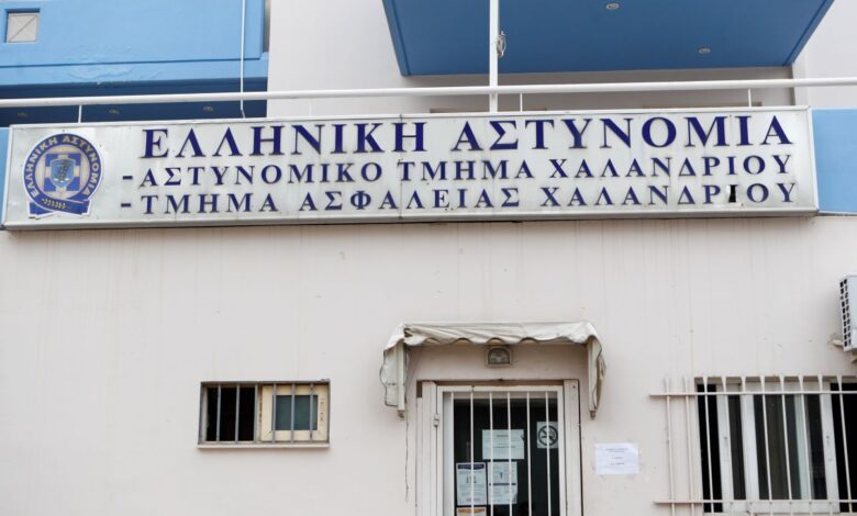 Βίντεο-ντοκουμέντο-από-τον-άγριο-καβγά-στο-αστυνομικό-τμήμα-Χαλανδρίου-για-την-επιμέλεια-ανήλικης