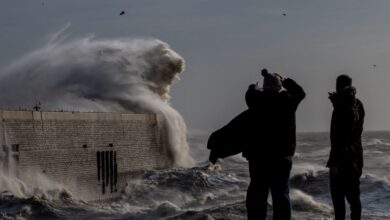 Κατολισθήσεις,-πλημμύρες-και-νέες-προειδοποιήσεις-λόγω-της-κακοκαιρίας-bert-στη-Βρετανία-–-Εντυπωσιακές-εικόνες