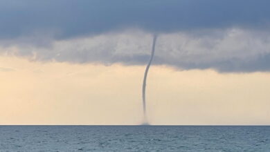 Κακοκαιρία-bora:-Εντυπωσιακές-εικόνες-από-το-σπάνιο-φαινόμενο-στην-Κέρκυρα-με-πολλαπλούς-υδροστρόβιλους