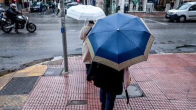 «Χαλάει»-ο-καιρός-σήμερα:-Βροχές-σχεδόν-σε-όλη-τη-χώρα-και-πτώση-θερμοκρασίας-στα-βόρεια-–-Πού-θα-χιονίσει