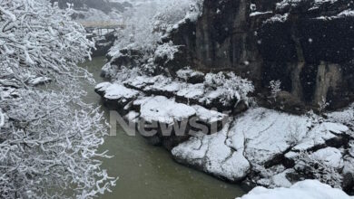 Γρεβενά:-Ειδυλλιακό-τοπίο-από-τα-χιόνια-στον-ποταμό-Βενέτικο-στα-Γρεβενά-–-Απόκοσμες-εικόνες-από-τα-Μετέωρα