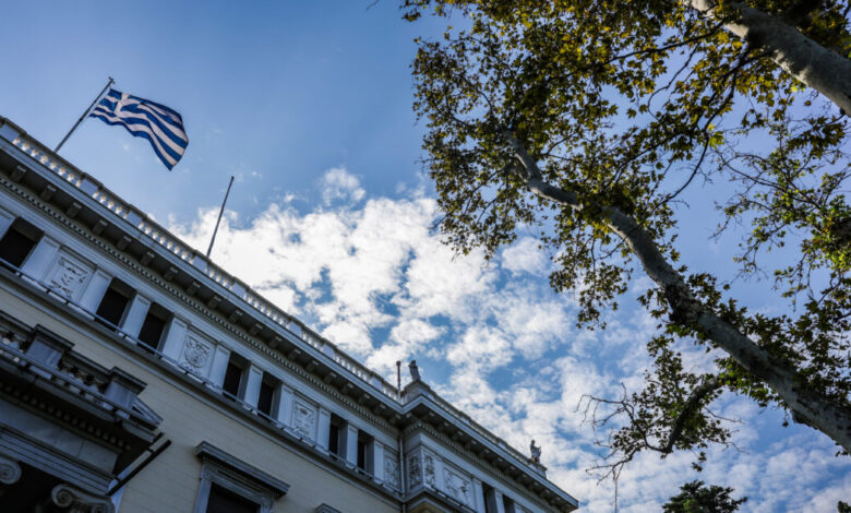 Το-παρασκήνιο-της-συνάντησης-Σακελλαροπούλου-–-Μητσοτάκη-που-δεν-έγινε-ποτέ:-Η-αμήχανη-στιγμή-που-θέλησαν-να-αποφύγουν