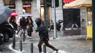 Καιρός-σήμερα:-Σύννεφα-σε-όλη-τη-χώρα-με-βροχές-και-καταιγίδες-στα-νησιά-του-Αιγαίου-και-νέα-άνοδο-της-θερμοκρασίας