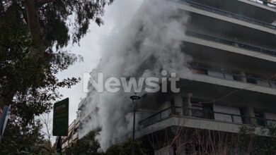 Μεγάλη-φωτιά-σε-διαμέρισμα-στο-Κολωνάκι-–-Καπνοί-«έπνιξαν»-την-πολυκατοικία