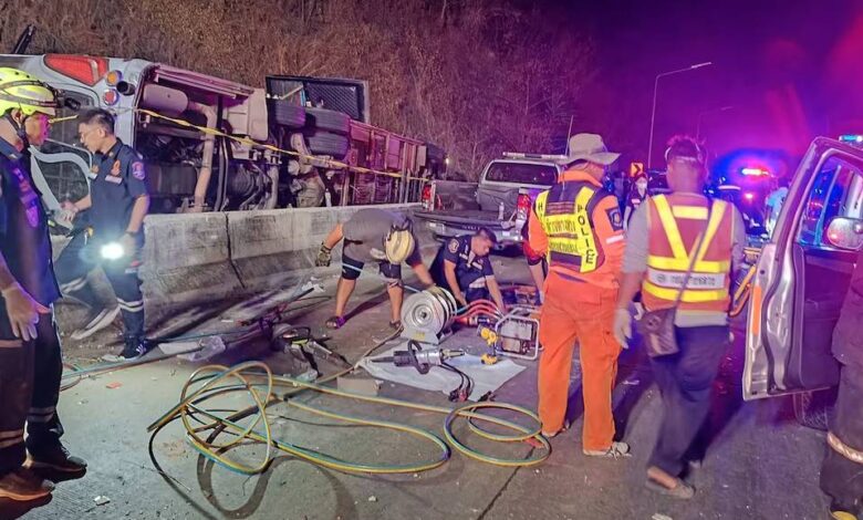 Ταϊλάνδη:-Τροχαίο-δυστύχημα-με-τουλάχιστον-18-νεκρούς