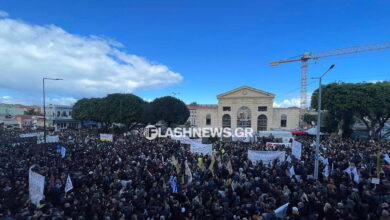 Τέμπη:-«Βουλιάζουν»-τα-Χανιά-στο-μαζικό-συλλαλητήριο