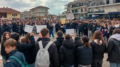 Τα-νέα-παιδιά-τίμησαν-τα-τρία-αδικοχαμένα-κορίτσια-της-Καλαμπάκας