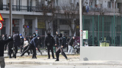 Θεσσαλονίκη:-14χρονος-συνελήφθη-για-μολότοφ-στα-επεισόδια-μετά-την-πορεία-για-τα-Τέμπη