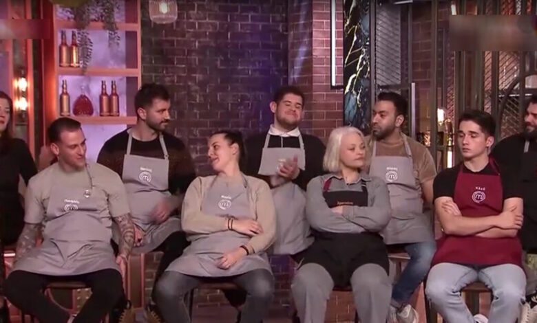 masterchef-2025:-Το-«πούλημα»-των-15-λεπτών,-οι-γυμναστικές-επιδείξεις-και-τα-«καρφώματα»-που-οδήγησαν-στον-τάκο