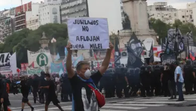 Αργεντινή:-Φίλαθλοι-του-ποδοσφαίρου-στηρίζουν-τις-διαδηλώσεις-των-συνταξιούχων