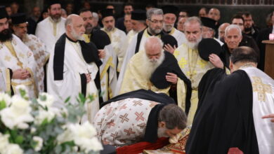 Θεσσαλονίκη:-Σε-λαϊκό-προσκύνημα-το-σκήνωμα-του-πρώην-Μητροπολίτη-Άνθιμου