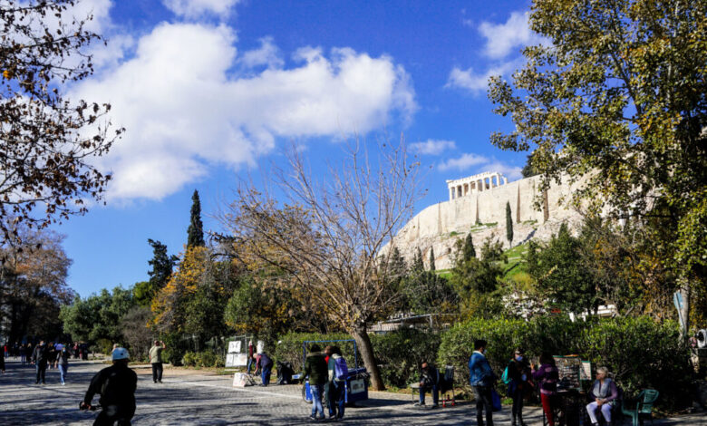 Καιρός:-Θερμοκρασία-πάνω-από-30-βαθμούς-Κελσίου-το-Σαββατοκύριακο-και-από-την-Τρίτη-χιόνια-και-τσουχτερό-κρύο