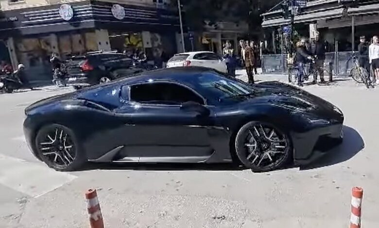 Βόλτα-στα-Τρίκαλα-με-maserati-για-τον-Αλέξανδρο-Πασχαλάκη