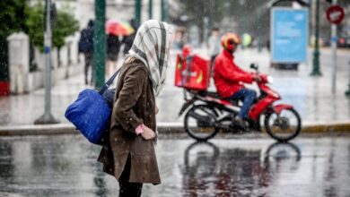 Καιρός-σήμερα:-Καταιγίδες-στα-βορειοδυτικά-και-βροχές-στην-υπόλοιπη-χώρα-–-Σφοδροί-άνεμοι-ευνοούν-τη-μεταφορά-της-αφρικανικής-σκόνης