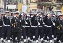 25η-Μαρτίου:-Σάλος-με-το-άγημα-του-Πολεμικού-Ναυτικού-στη-στρατιωτική-παρέλαση-–-Φώναζαν-υβριστικά-και-εθνικιστικά-συνθήματα