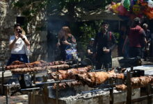 Εντατικοί-και-αυστηροί-έλεγχοι-στην-πασχαλινή-αγορά-–-Επάρκεια-και-προσιτές-τιμές-για-τα-αμνοερίφια