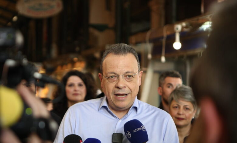 «Ψίχουλα»-οι-εξαγγελίες-Μητσοτάκη-λέει-ο-ΣΥΡΙΖΑ:-«Επιστρέφει-ελάχιστα-μπροστά-στο-υπερπλεόνασμα-μαμούθ»
