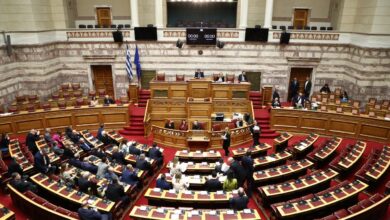 Τέμπη:-Στη-Βουλή-η-νέα-δικογραφία-για-τυχόν-ευθύνες-Καραμανλή,-Σπίρτζη