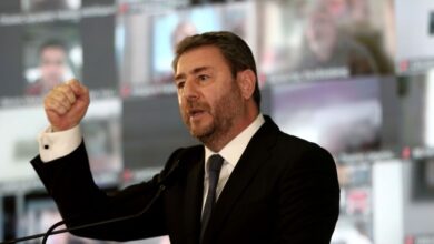 Γιατί-το-ΠΑΣΟΚ-θα-καταθέσει-μόνο-του-αίτημα-προανακριτικής-για-Καραμανλή-και-Σπίρτζη-εφόσον-χρειαστεί