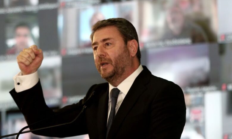 Γιατί-το-ΠΑΣΟΚ-θα-καταθέσει-μόνο-του-αίτημα-προανακριτικής-για-Καραμανλή-και-Σπίρτζη-εφόσον-χρειαστεί