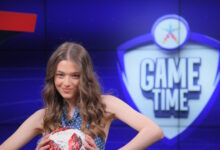 Η-Γεωργία-Μεσαρίτη-στο-ΟΠΑΠ-game-time:-Ο-Μουζακίτης,-ο-ρόλος-κομπάρσου-με-τον-Μπράντ-Πιτ-και-η-Έμα-Στόουν
