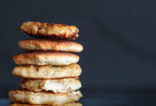 Συνταγή-για-pancakes-με-τυρί-cottage-και-βρώμη