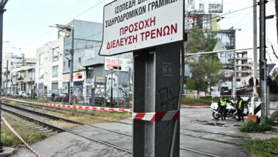 ΟΣΕ:-Απολύθηκε-φύλακας-που-άργησε-να-κατεβάσει-τις-μπάρες-σε-ισόπεδη-διάβαση