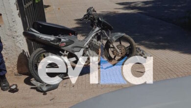 Τροχαίο-στην-Εύβοια:-Αυτοκίνητο-συγκρούστηκε-με-μηχανή-–-Ένας-τραυματίας
