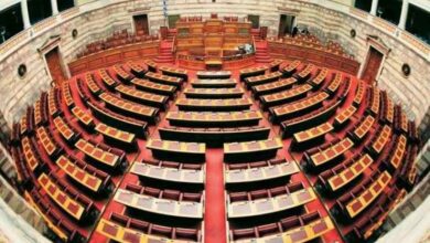 Τέμπη:-Αδιαφορία-βουλευτών-για-τη-δικογραφία-που-αφορά-Καραμανλή-και-Σπίρτζη